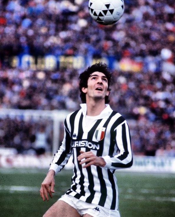 Paolo Rossi strávil celou svou fotbalovou kariéru v italských klubech, především v Juventusu Turín