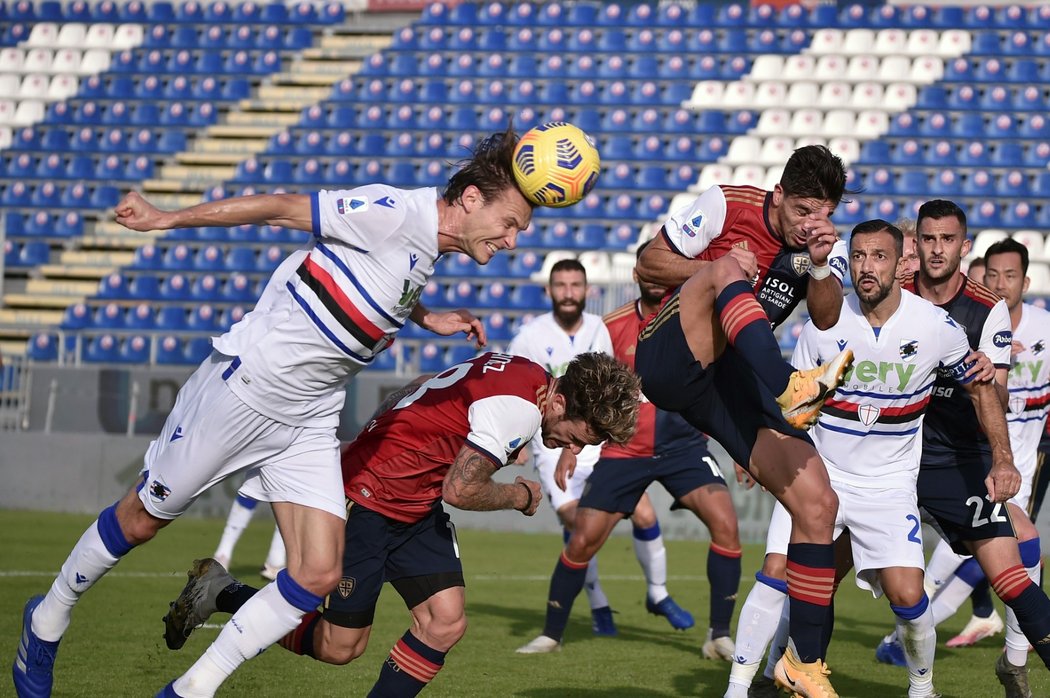 Fotbalisté Cagliari porazili v italské lize 2:0 Sampdorii Janov, za níž nastoupil český reprezentant Jakub Jankto