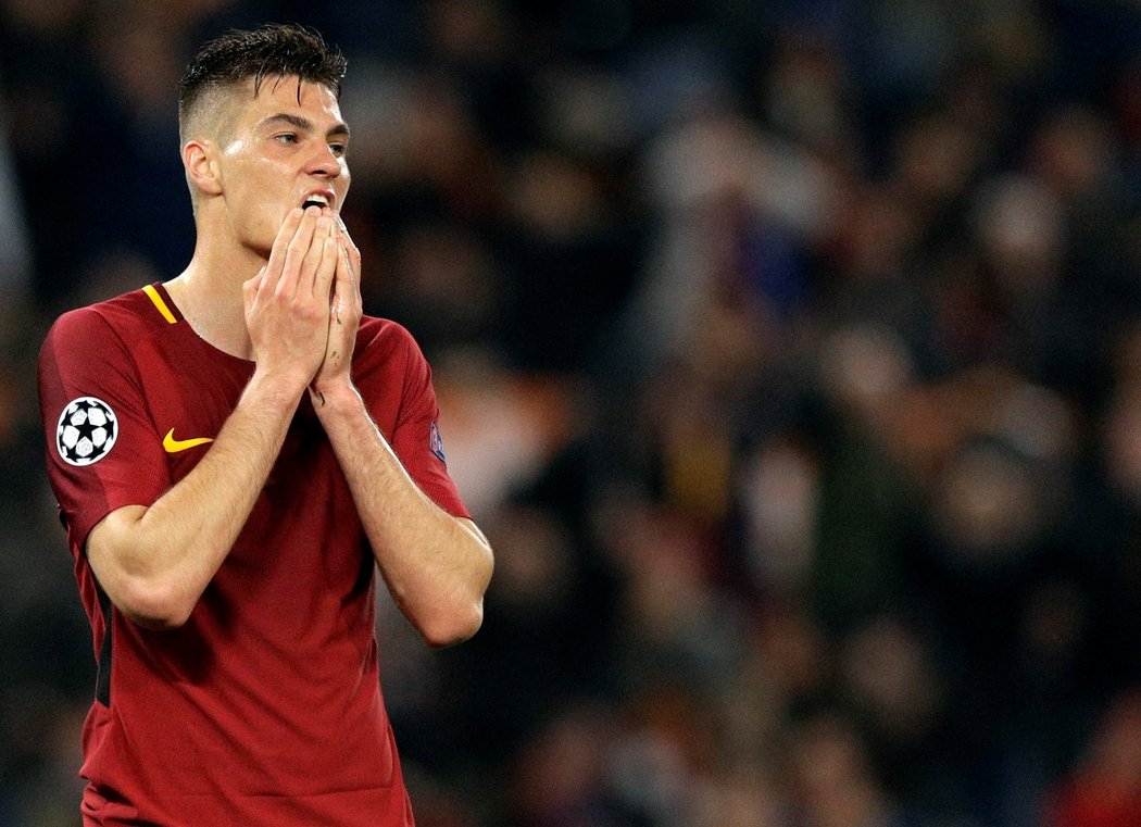 Český útočník Patrik Schick po jedné z neproměněných šancí proti Barceloně v odvetě čtvrtfinále Ligy mistrů