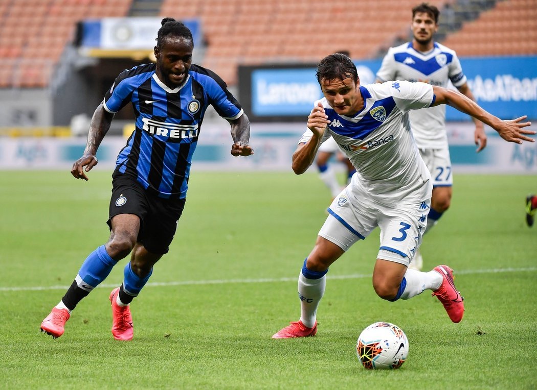 Aleš Matějů zavinil v utkání na hřišti Interu Milán penaltu, Brescia prohrála 0:6