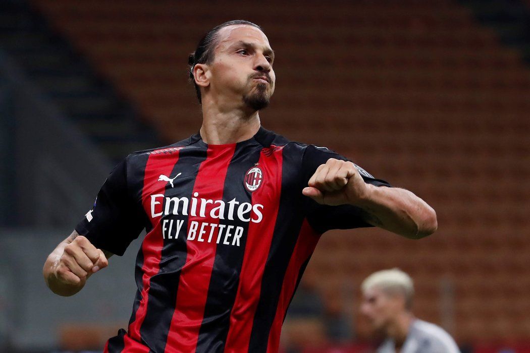 Švédský kanonýr Zlatan Ibrahimovc vstřelil v utkání Serie A dvě branky do sítě Boloni