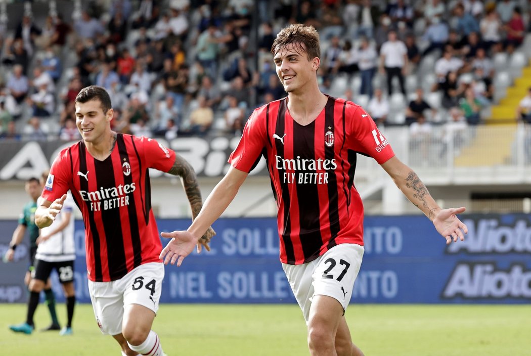 Daniel Maldini oslavuje svou trefu za AC Milán