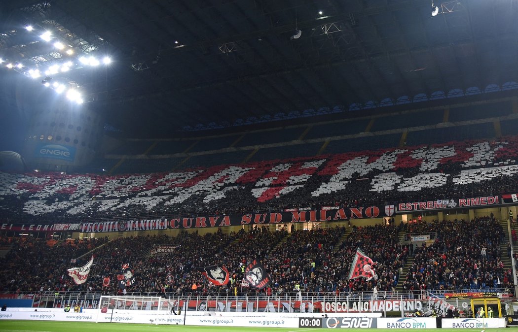 Fanoušci AC Milán vytáhli choreografii