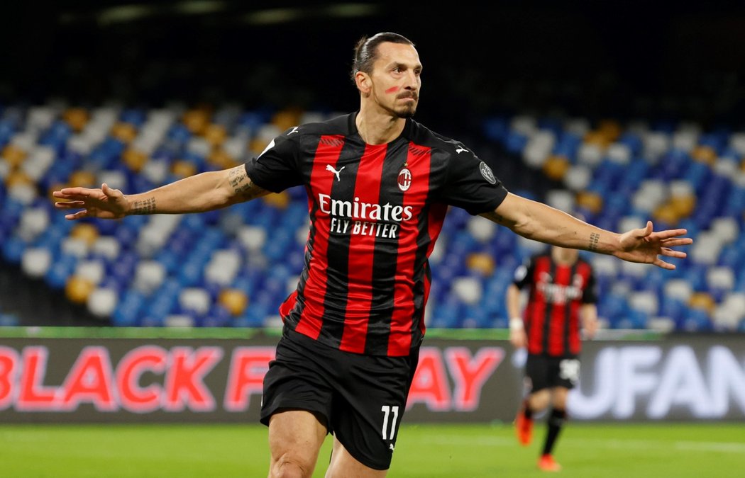 Fenomanální Zlatan Ibrahimovic během utkání AC Milán proti Neapoli