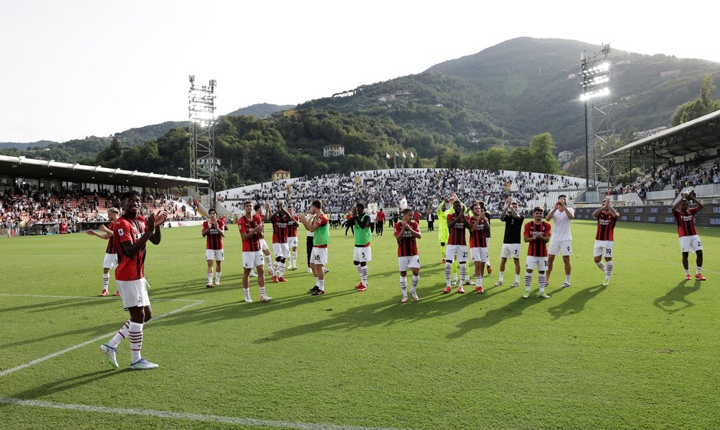 Fotbalisté AC Milán v 6. kole italské ligy vyhráli na hřišti Spezie 2:1