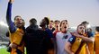 Radost fotbalistů AS Řím po vstřelení branky do sítě Atalanty