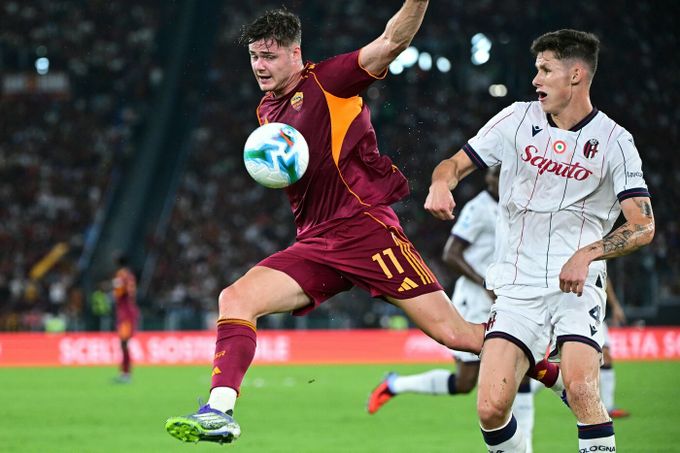 Vitíkova premiéra v Serii A. Naskočil do druhé půle, Boloňa favoritovi podlehla Vitíkova premiéra v Serii A. Naskočil do druhé půle, Boloňa favoritovi podlehla