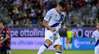 Inter vyhrál v Cagliari 2:0, rozhodl za půl hodiny. Jankto hrál v základu