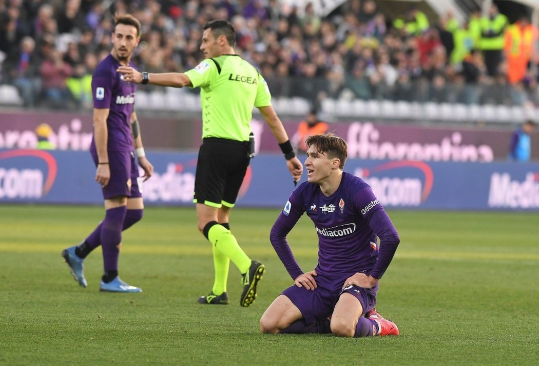 Další tři fotbalisté Fiorentiny se nakazili novým typem koronaviru