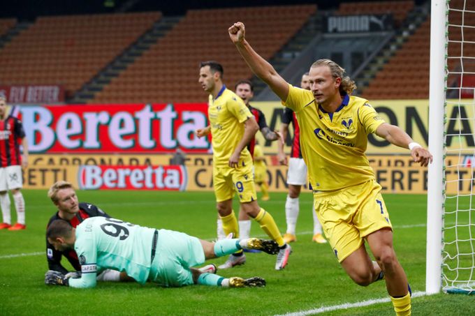 Barák dal gól AC Milán, Zlatan nedal penaltu, pak srovnal. Ronaldo se zranil Barák dal gól AC Milán, Zlatan nedal penaltu, pak srovnal. Ronaldo se zranil