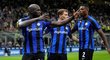 Belgický útočník Romelu Lukaku (vlevo) už znovu prožívá radost v dresu Interu Milán