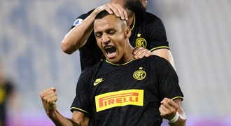 Inter Milán rozdrtil Spal a vytáhl se na druhé místo. Janov v problémech