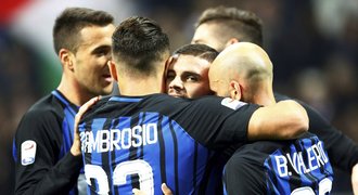 Inter v předehrávce porazil Sampdorii a je první, trefil se Slovák Škriniar