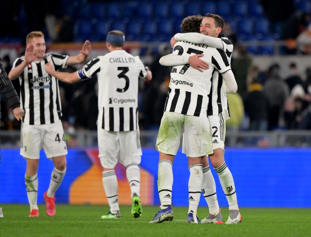 Radost fotbalistů Juventusu po výhře nad AS Řím