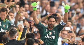 Buffon se vrací do Juventusu. Díky smlouvě překoná ligový rekord