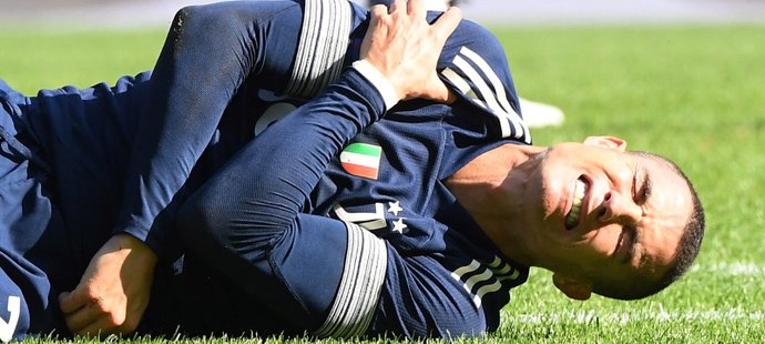Cristiano Ronaldo se v zápase s Laziem zranil a musel střídat, ještě před tím dal první gól svého Juventusu