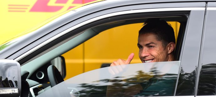 Cristiano Ronaldo už je zpátky v Itálii a zapojil se do tréninku v Turíně