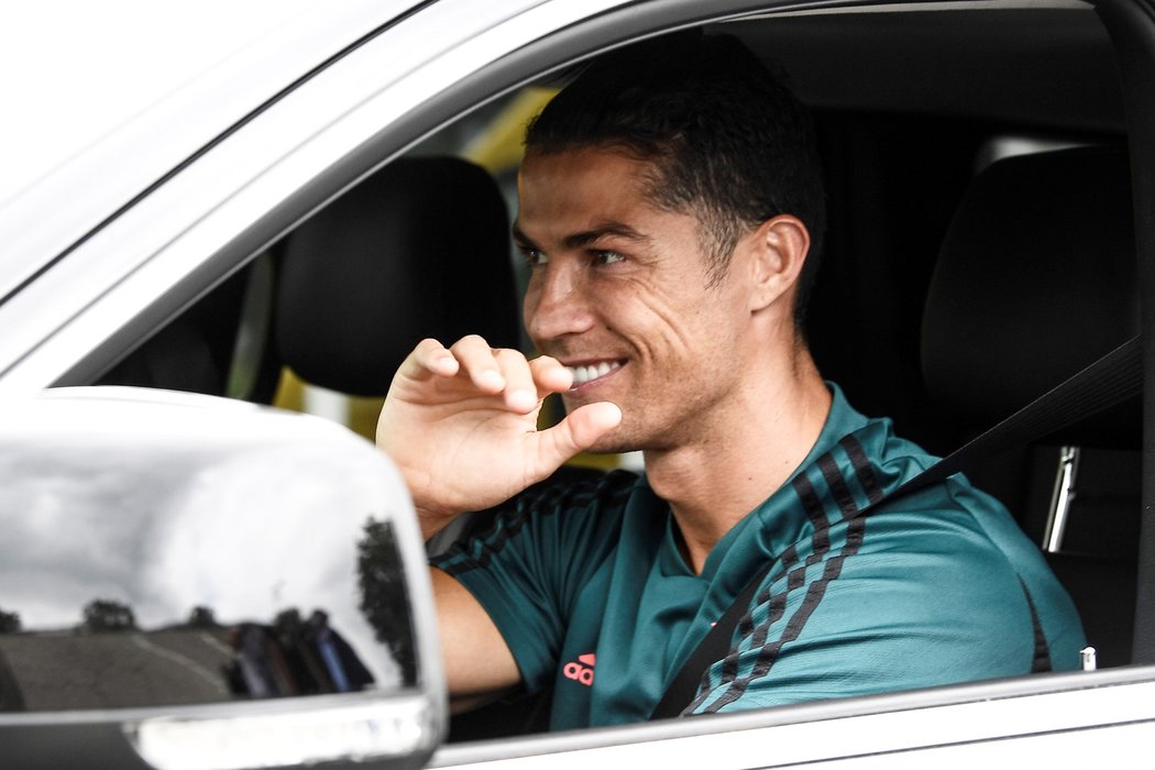 Cristiano Ronaldo už je zpátky v Itálii a zapojil se do tréninku v Turíně