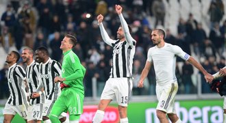 Juventus slaví, vyhrála i Neapol. Inter remizoval s AS, Schick naskočil v závěru