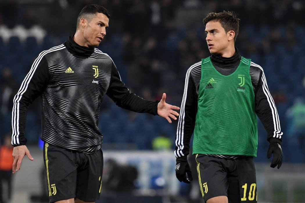 Útočníci Juventusu Cristiano Ronaldo a Paulo Dybala