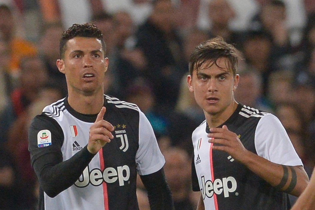 Útočníci Juventusu Cristiano Ronaldo a Paulo Dybala