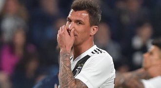 Mandžukič se stěhuje, vicemistr světa míří z Juventusu do Kataru