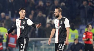 Juventus padl na Laziu, v Udine vyloučili hráče při rozcvičování