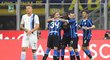 Fotbalisté Interu se radují ze vstřelené branky v utkání s Laziem