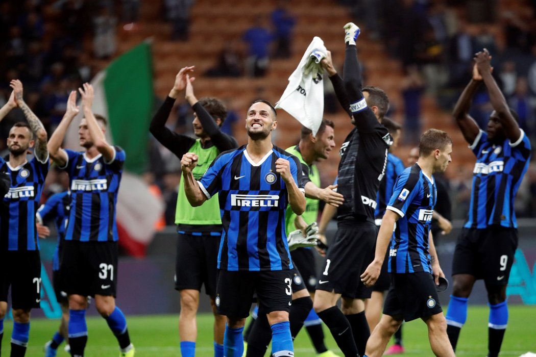 Inter Milán vyhrál nad Laziem a zůstává neporažený v čele tabulky Serie A