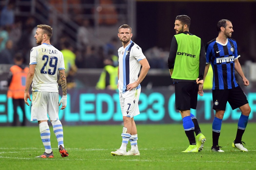 Valon Berisha (uprostřed) po prohře s Interem Milán