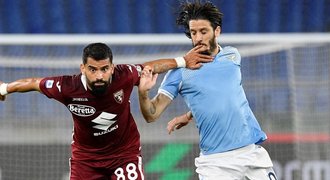 FC Turín slaví záchranu, uhrál remízu na Laziu. Sestupuje Benevento