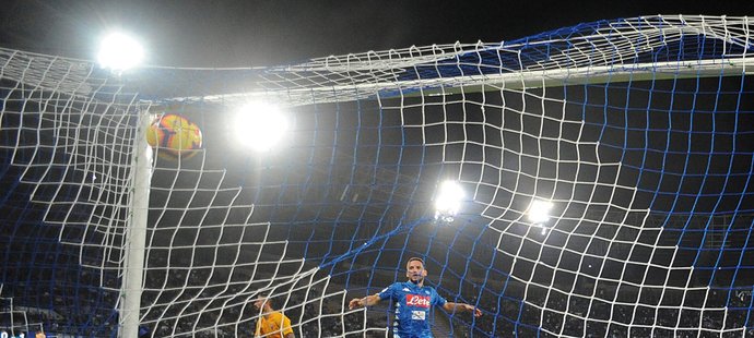 Dries Mertens se prosadil v závěru utkání proti AS Řím, Neapol díky tomu brala remízu 1:1