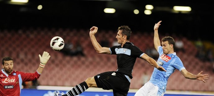 Miroslav Klose se proti Neapoli trefil rukou, svůj čin však přiznal