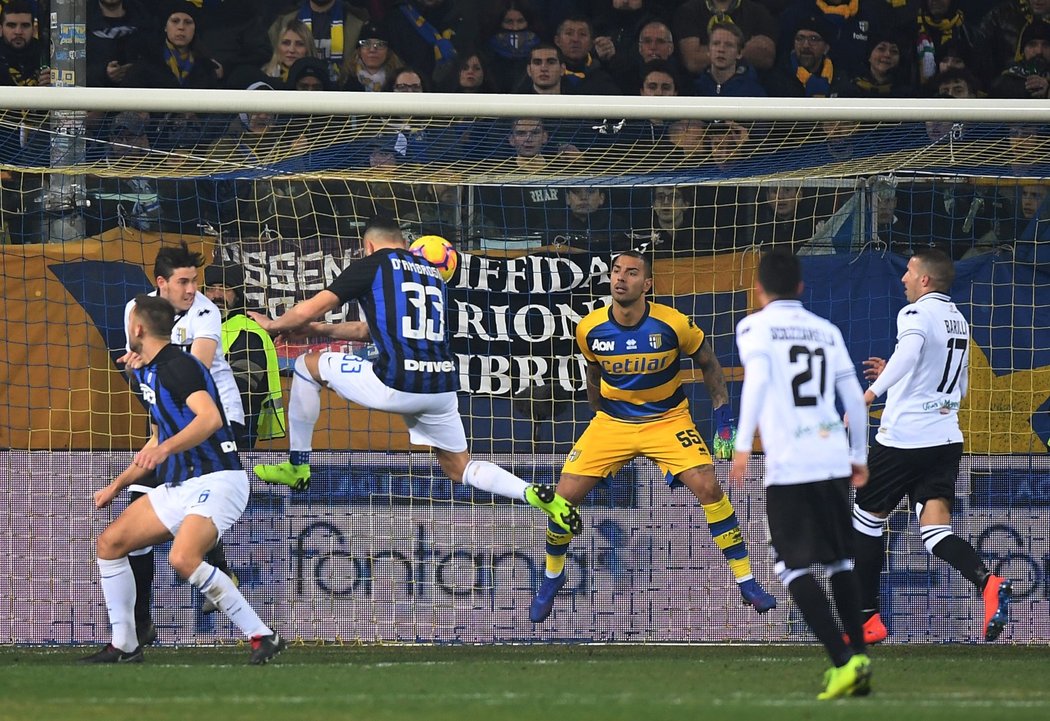 Danilo D&#39;Ambrosio z Interu Milán sice vstřelil na hřišti Parmy gól, který ovšem nebyl uznán
