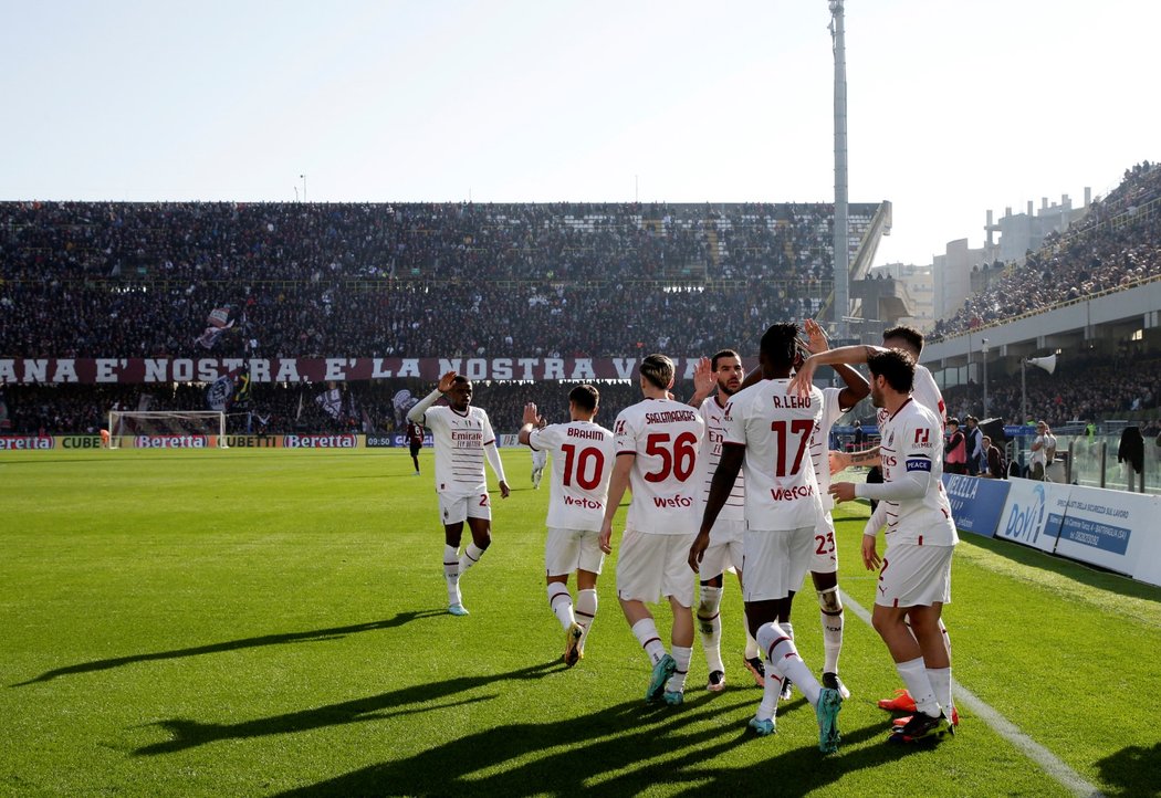 Úřadující italský mistr AC Milán vyhrál na hřišti Salernitany 2:1