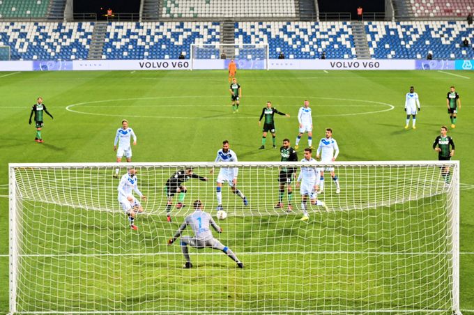 Sassuolo před prázdnými tribunami přehrálo Brescii. Zmrhal hrál celý duel Sassuolo před prázdnými tribunami přehrálo Brescii. Zmrhal hrál celý duel