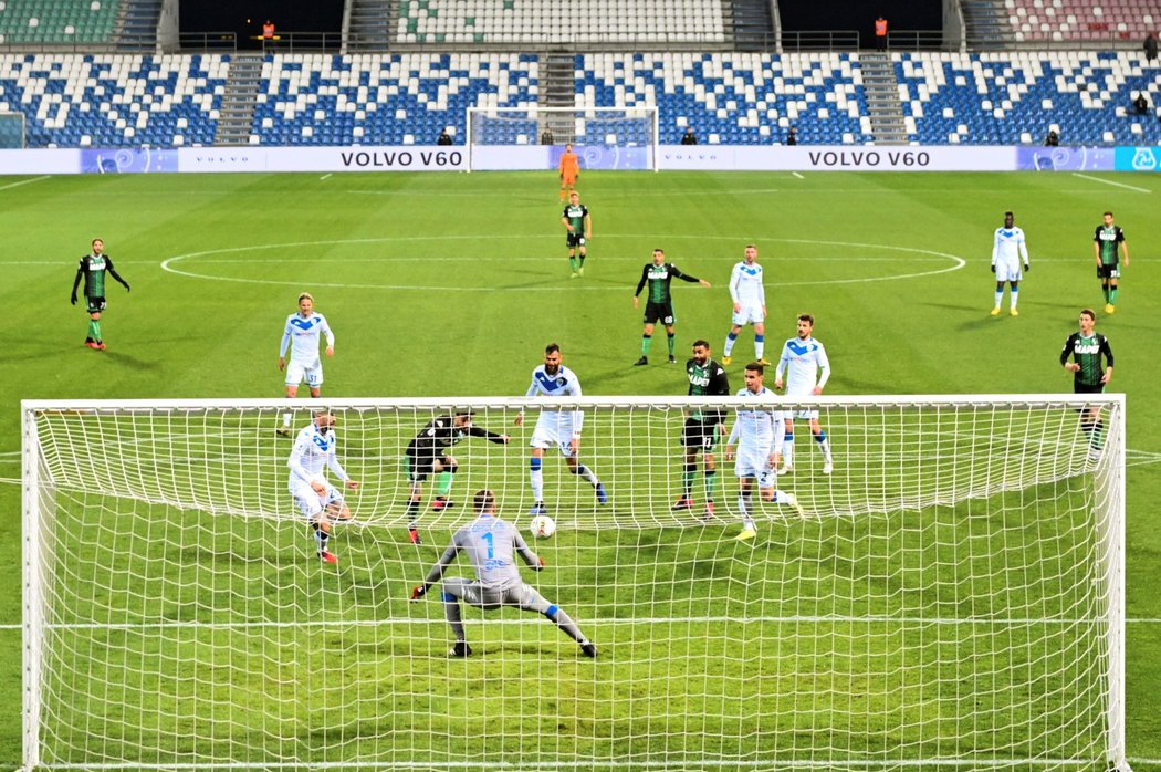 Sassuolo přehrálo poslední Brescii 3:0, Jaromír Zmrhal odehrál celý duel