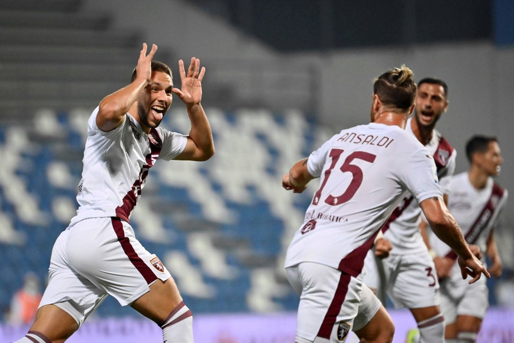 Turínský útočník Marco Pjaca slaví trefu do sítě Sassuola, jež znamenala výhru 1:0 pro FC