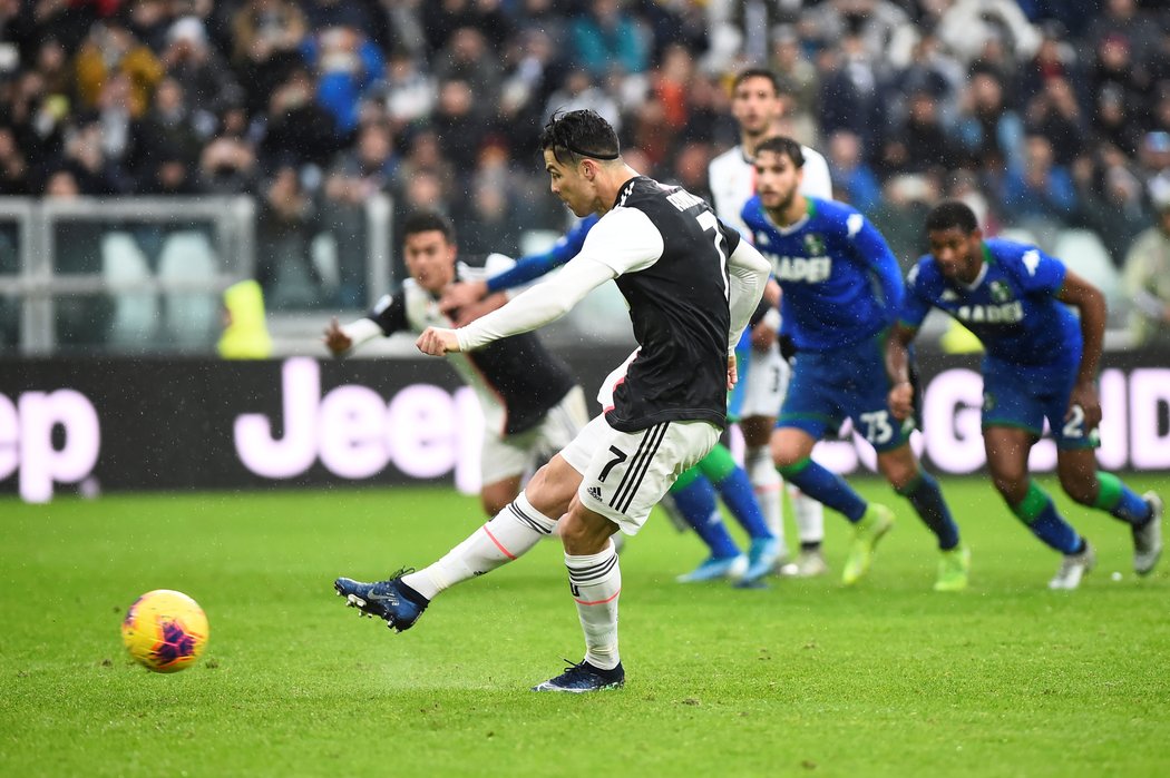 Cristiano Ronaldo proměnil penaltu, Juventus ovšem se Sassuolem jen remizoval