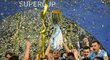 Fotbalisté Lazia Řím oslavují zisk italského Superpoháru