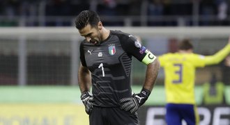 Omlouváme se, plakal Buffon. Legenda Itálie končí po krachu v reprezentaci