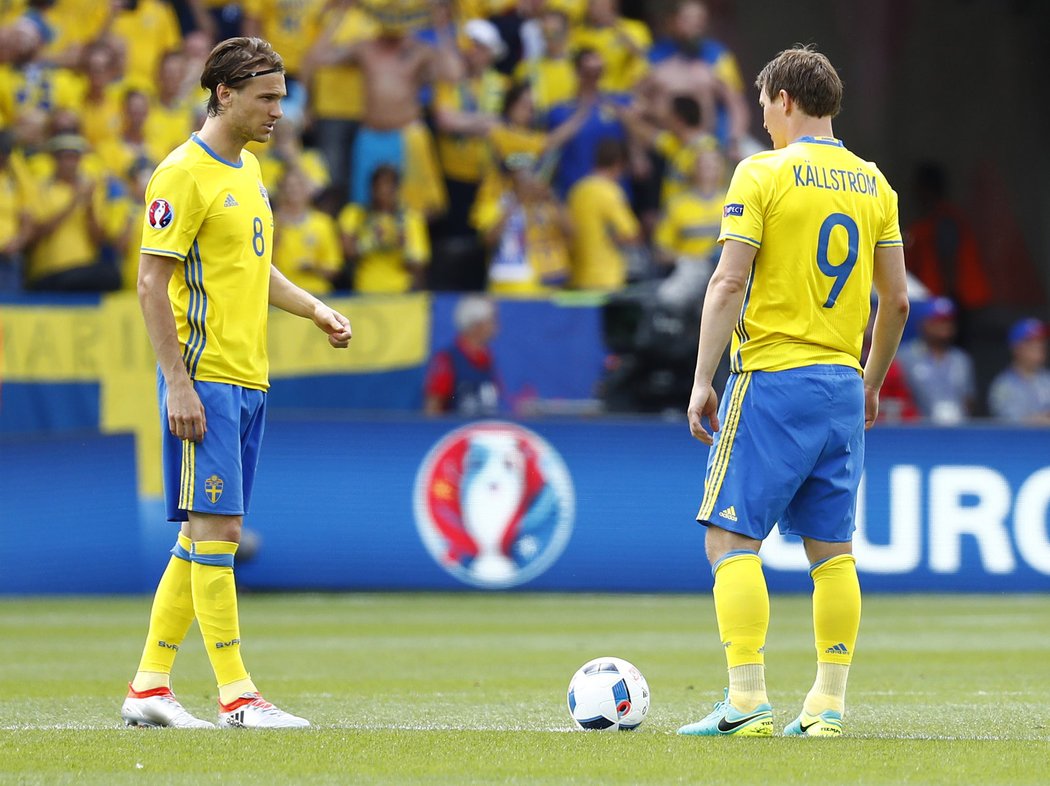 Fotbalisté Švédska se chystají na výkop