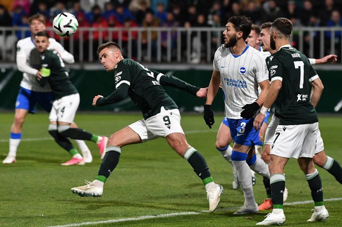 ONLINE: Jablonec - Brighton 0:0. Atraktivní půle, favorit tlačí. Šance měli i domácí ONLINE: Jablonec - Brighton 0:0. Atraktivní půle, favorit tlačí. Šance měli i domácí