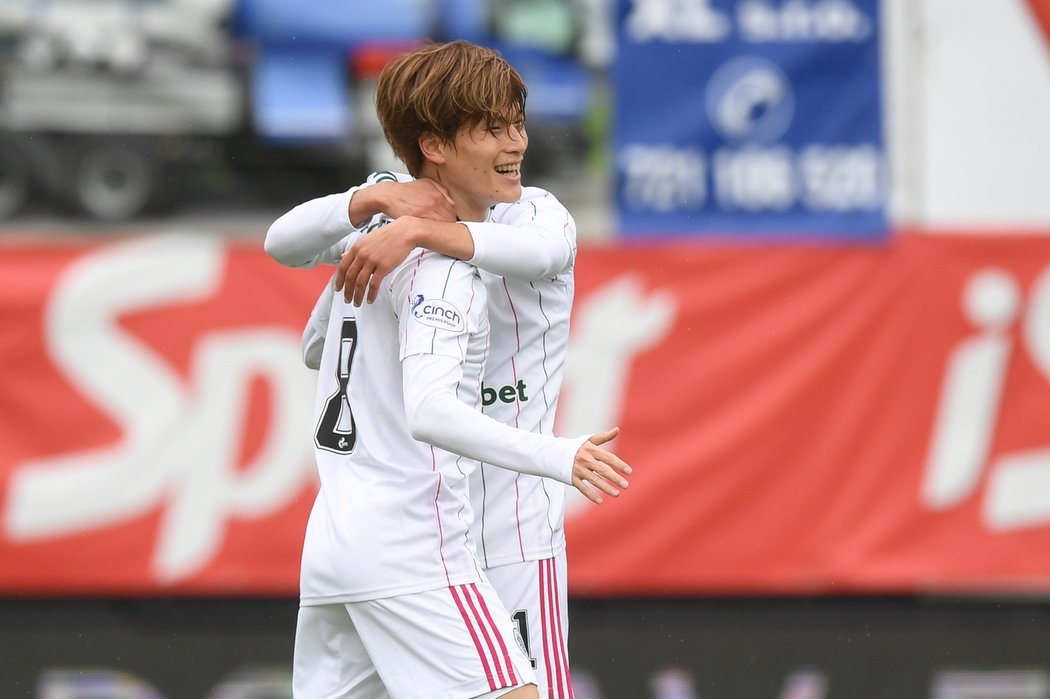 Japonec Furuhaši rychle zvýšil vedení skotského týmu na 2:0