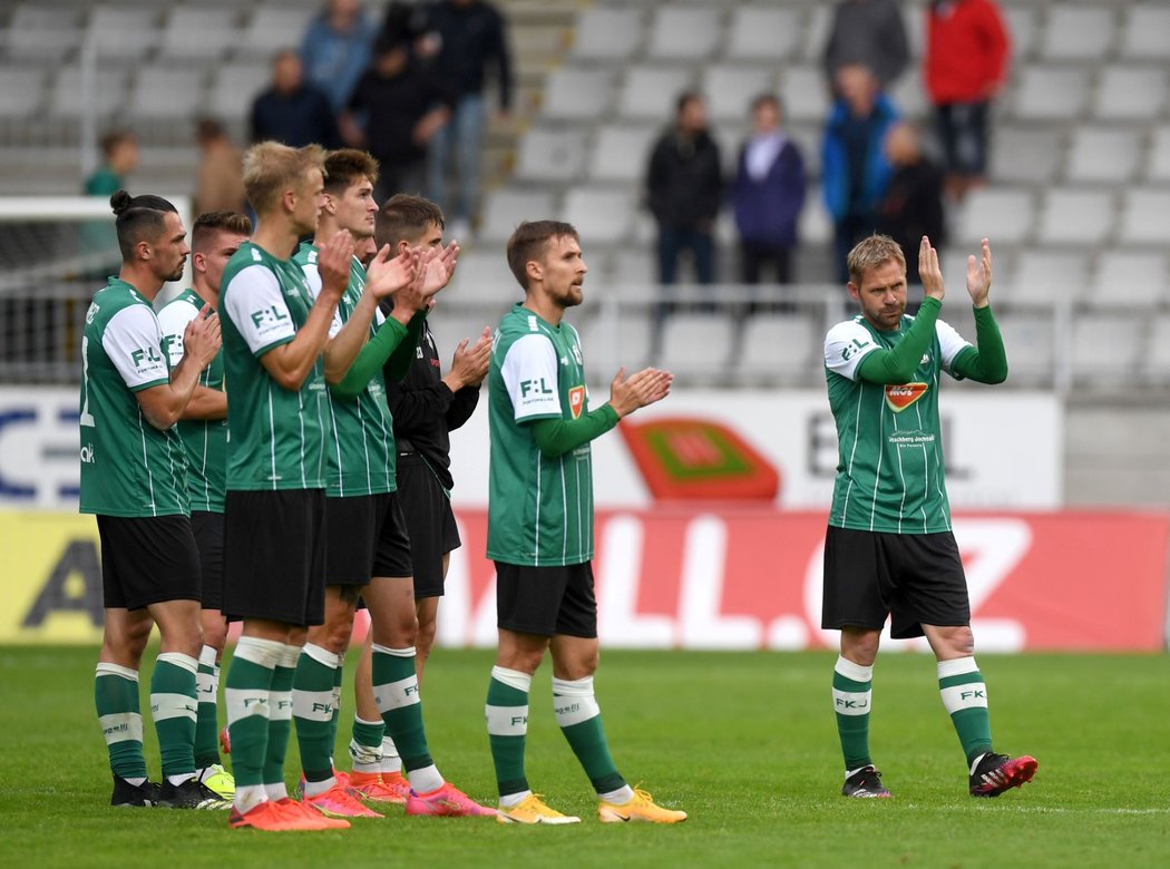 Zklamaní jablonečtí fotbalisté po ligové prohře