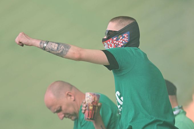 ONLINE: Jablonec - Karviná 1:2. Zkrat! Frustrovaný Singhateh po šesti minutách vyloučen ONLINE: Jablonec - Karviná 1:2. Zkrat! Frustrovaný Singhateh po šesti minutách vyloučen