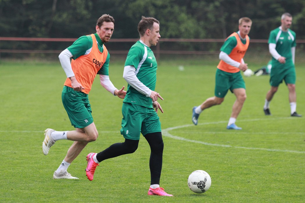 Fotbalisté Jablonce na prvním společném tréninku po uvolnění státních opatření spojených s pandemií koronaviru