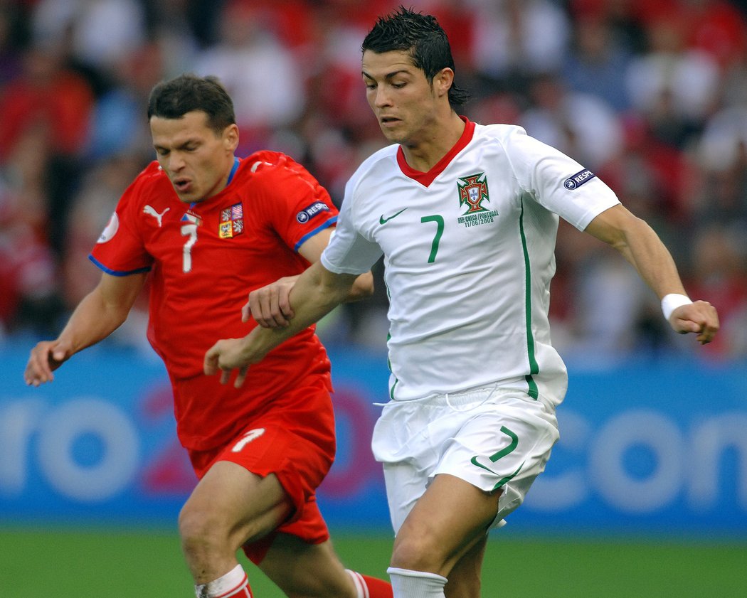 2008. Na EURU se Ronaldo jednou trefil proti Čechům, Portugalci zápas ve skupině vyhráli 3:1. Pak ale ve čtvrtfinále nestačili na Němce.