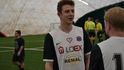Herec Jakub Štáfek, představitel Juliuse Lavického, v dresu fotbalového týmu osobností Real Top Praha Herec Jakub Štáfek, představitel Juliuse Lavického, v dresu fotbalového týmu osobností Real Top Praha
