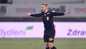 Rozhodčí Jan Všetečka odvolal v závěru penaltu pro Plzeň